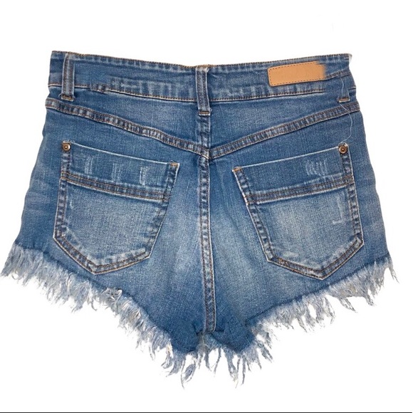 ELAN Frayed Jean Shorts - Picture 3 of 3